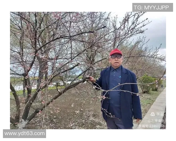 足球明星放羊高清图片展现运动员别样生活风貌与自然之美 足球明星放羊高清图片展现运动员别样生活风貌与自然之美