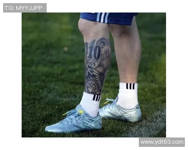 足球明星的西装魅力与个性纹身图案完美结合的时尚风格探讨 足球明星的西装魅力与个性纹身图案完美结合的时尚风格探讨