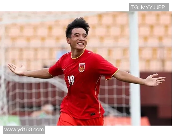 重庆足球明星赛精彩回顾球星云集激情四溢的绿茵场上演绎梦想与荣耀